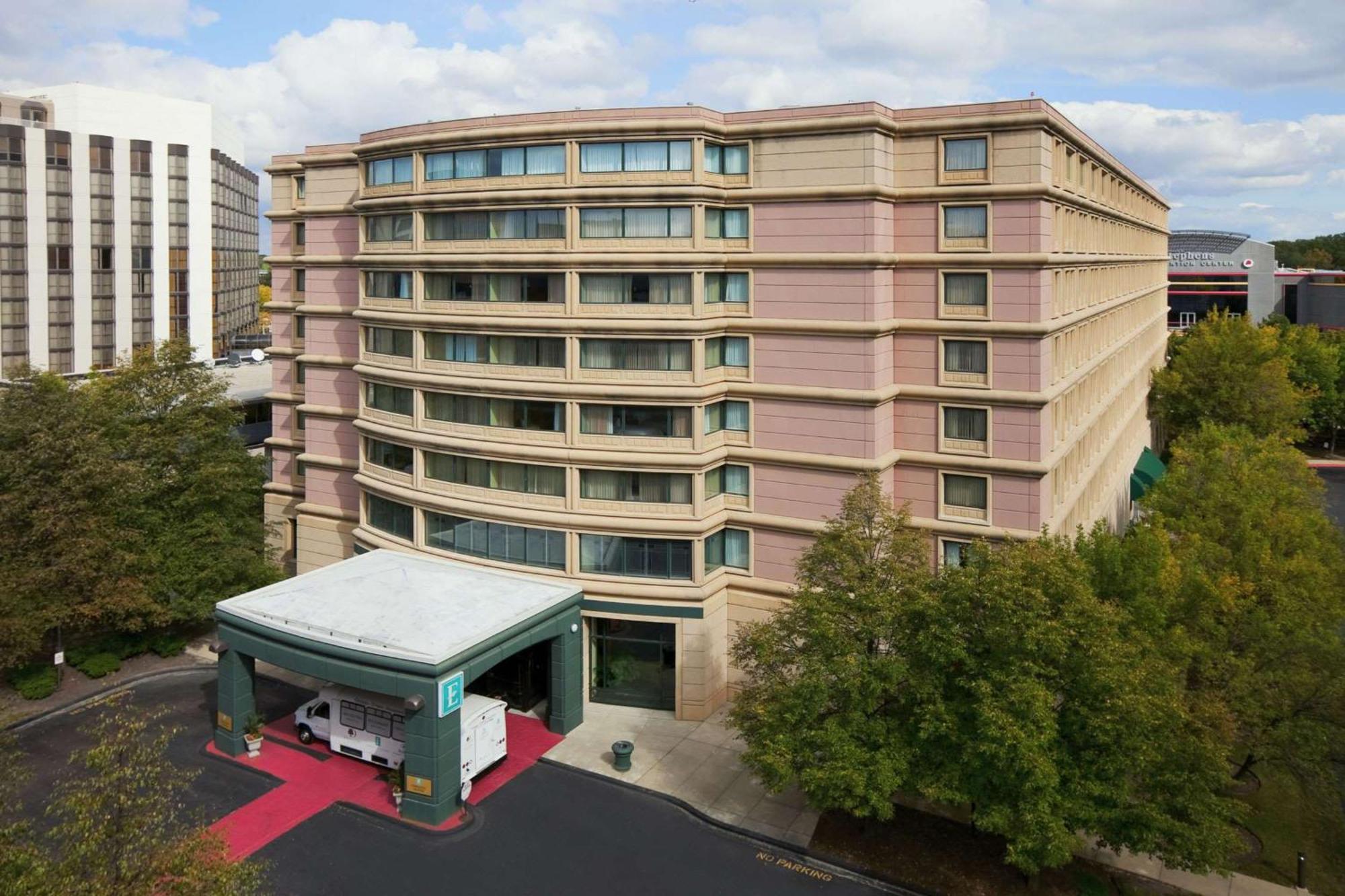 Embassy Suites By Hilton Chicago O'Hare Rosemont Exterior photo